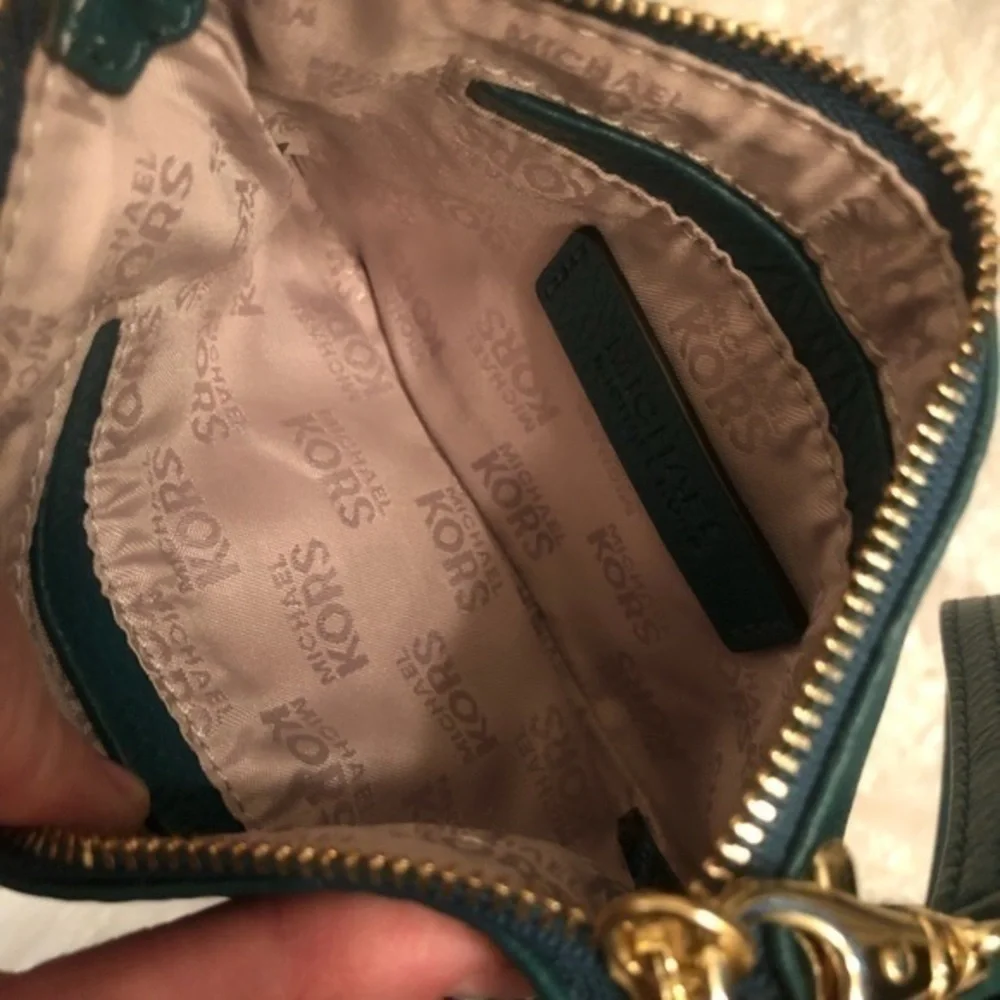 Michael kors green leather wristlet mini bag